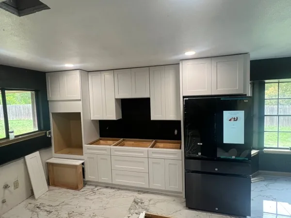 Two-Tone Kitchen Cabinets: Light Top + Dark Island (San Antonio Design Guide)
